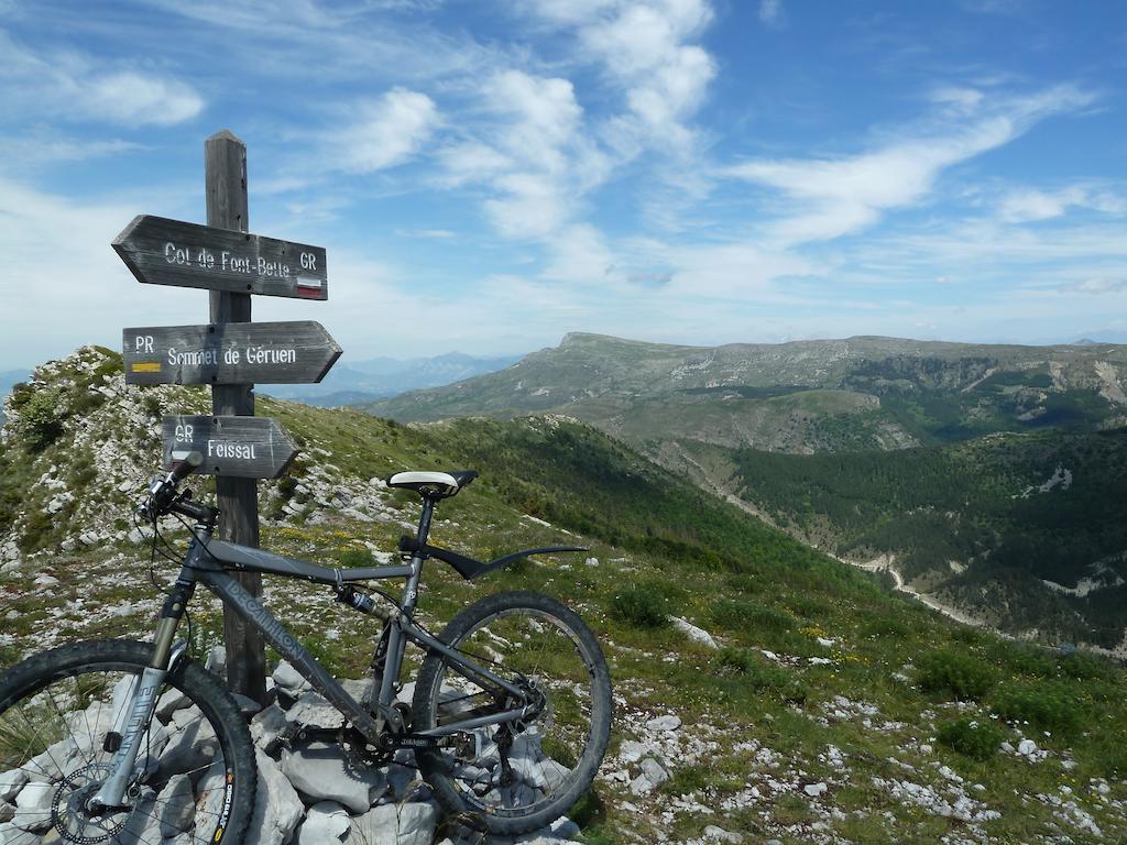 Gite Des Monges Sisteron Zewnętrze zdjęcie