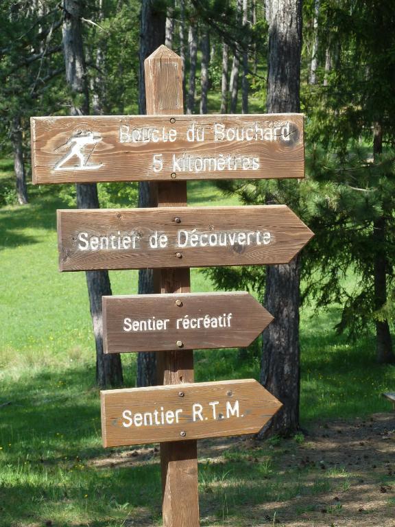 Gite Des Monges Sisteron Zewnętrze zdjęcie