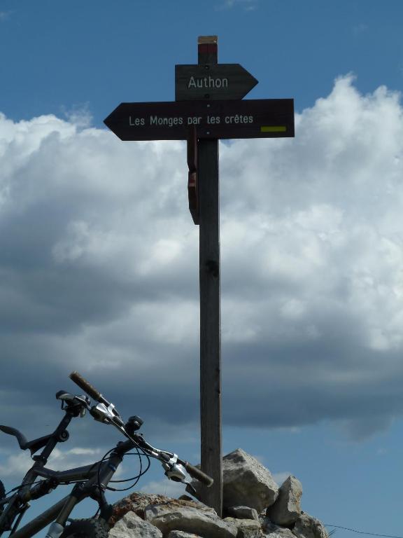Gite Des Monges Sisteron Zewnętrze zdjęcie